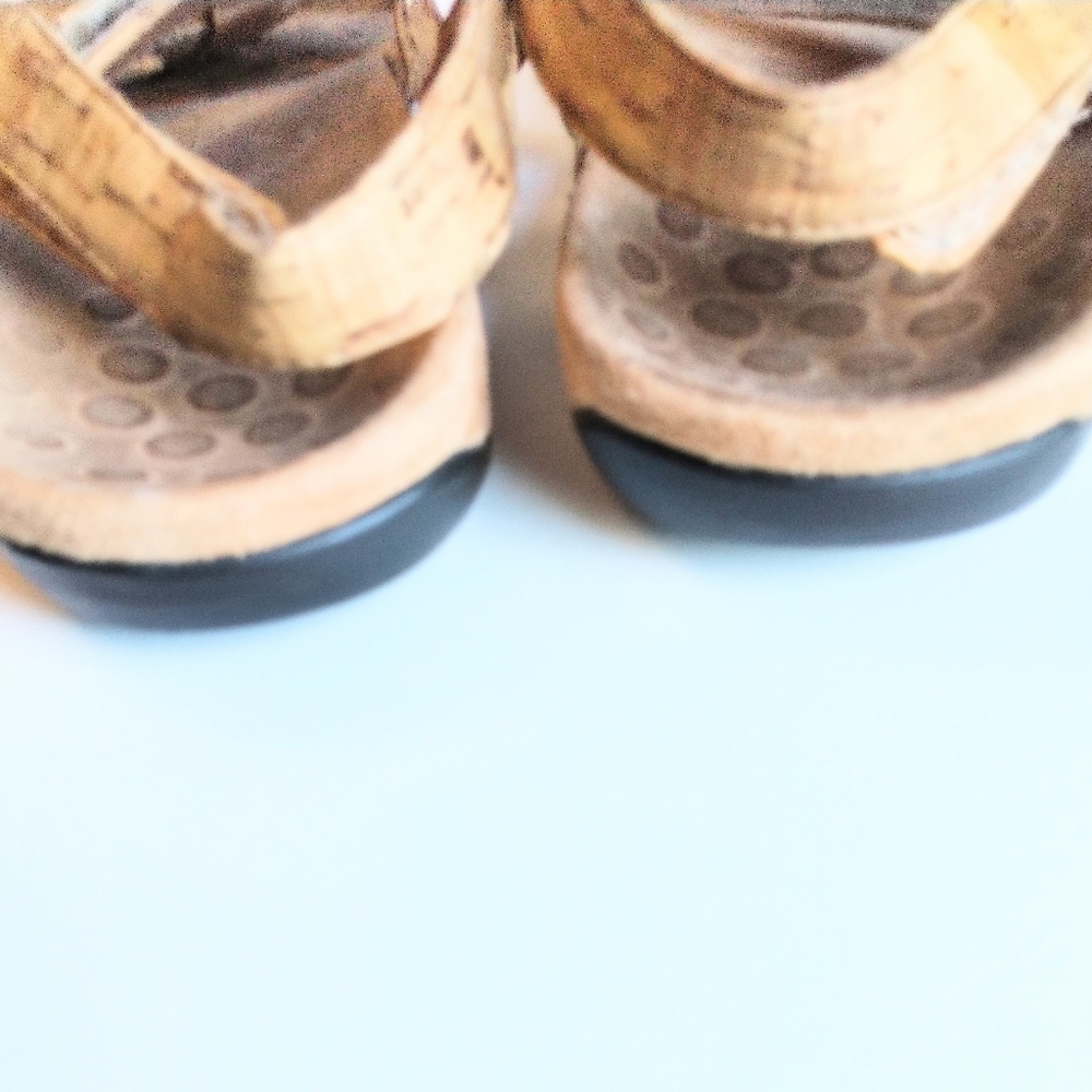 Vionic Women's Amber Adjustable Strap Natural Cor… - image 8